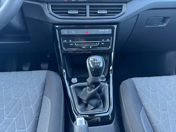 VOLKSWAGEN T-Cross (2025) — foto 10 van 14
