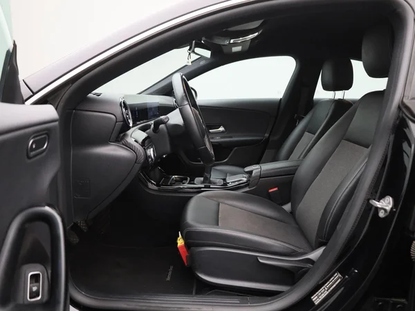 Mercedes-Benz CLA (2020) — foto 3 van 40