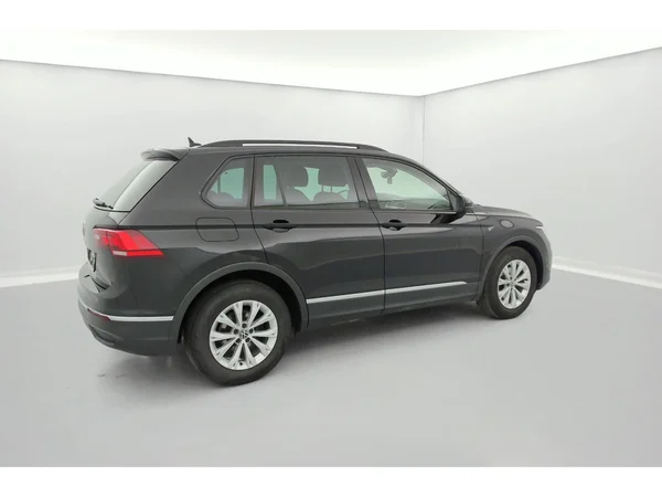 VOLKSWAGEN Tiguan (2022) — foto 36 van 36