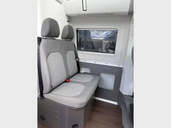 VOLKSWAGEN Grand California (2021) — foto 4 van 19