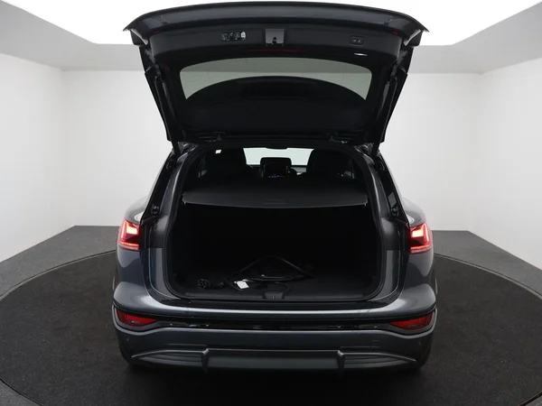 AUDI Q6 e-tron (2026) — foto 15 van 23