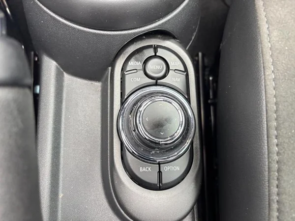 MINI Mini (F56 LCI II) (2023) — foto 16 van 31