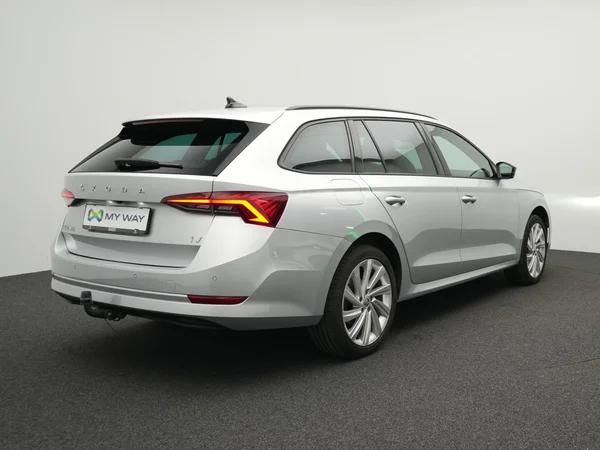 SKODA Octavia SW PHEV (2021) — foto 12 van 30