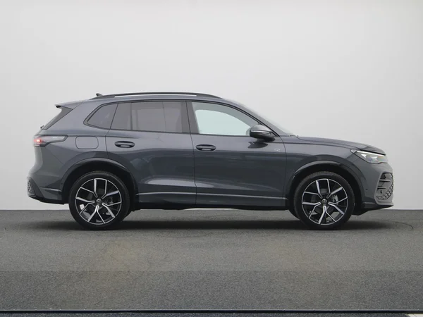 VOLKSWAGEN Tiguan (2025) — foto 22 van 24