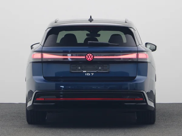 VOLKSWAGEN ID.7 Tourer (2024) — foto 20 van 25