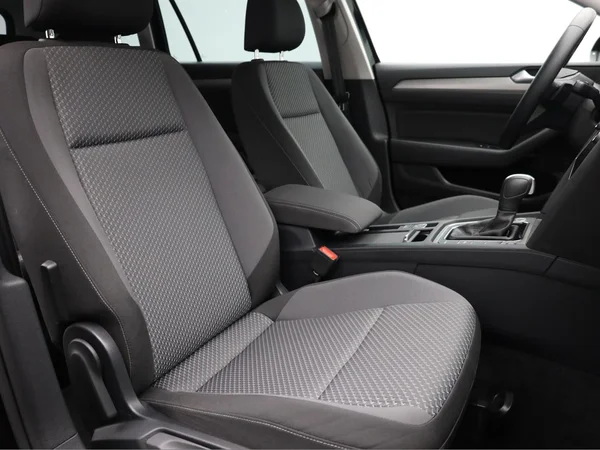 VOLKSWAGEN Passat SW (2021) — foto 2 van 19