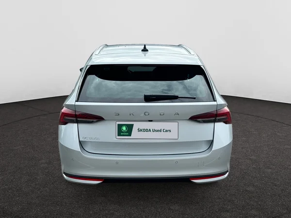 SKODA Octavia Combi (2024) — foto 16 van 18