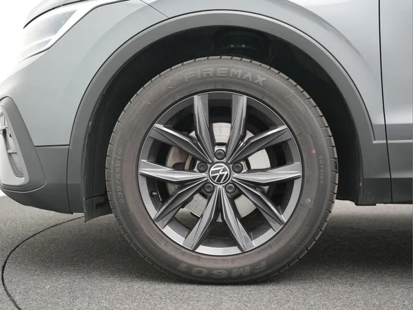 VOLKSWAGEN Tiguan Allspace (2022) — foto 40 van 43