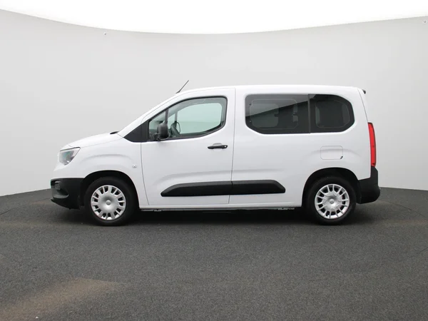 Opel Combo Life (2022) — foto 32 van 36