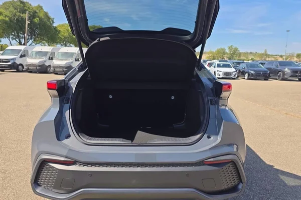 Toyota C-HR Hybrid (HEV) (2026) — foto 3 van 27