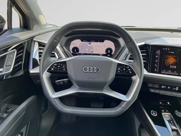 AUDI Q4 e-tron (2025) — foto 2 van 22