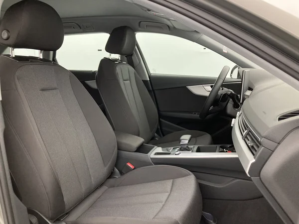 AUDI A4 Avant (2024) — foto 25 van 36