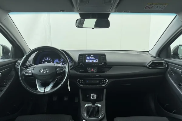 Hyundai i30 (2019) — foto 18 van 18
