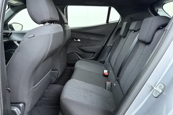 Peugeot 2008 (2025) — foto 15 van 16