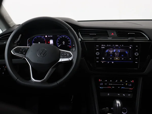 VOLKSWAGEN Touran (2025) — foto 18 van 20