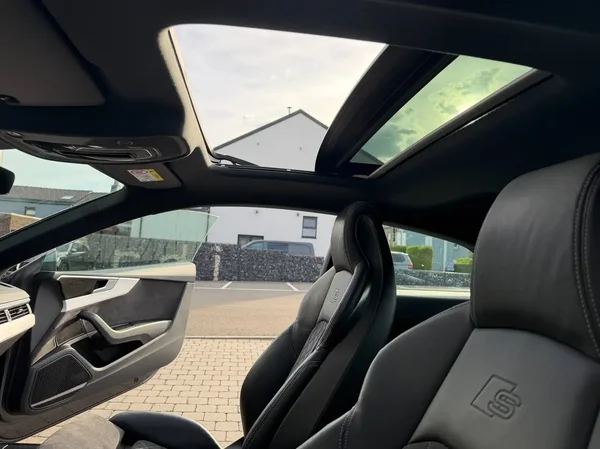 Audi A5 (2021) — foto 7 van 29