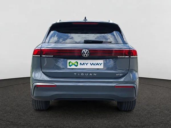 VOLKSWAGEN Tiguan (2024) — foto 16 van 22