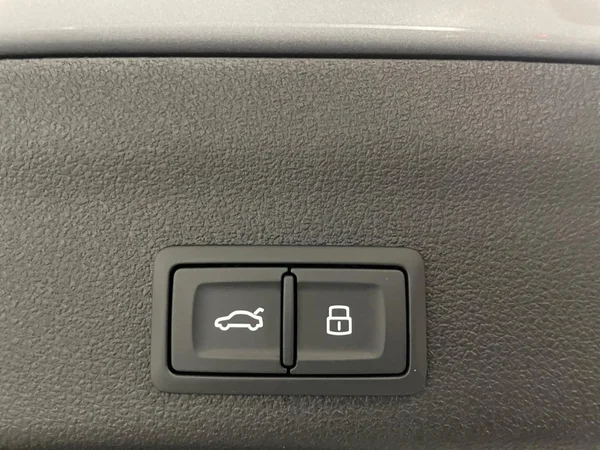 AUDI A6 Avant PHEV (2024) — foto 2 van 15