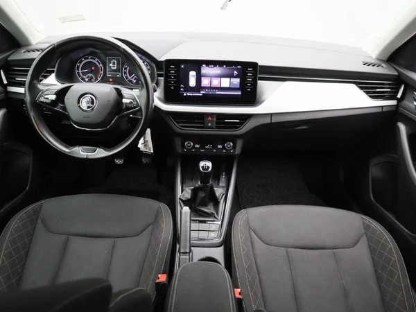 Škoda Scala (2021) — foto 2 van 36
