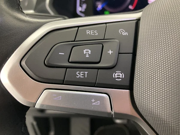 VOLKSWAGEN Tiguan Allspace (2023) — foto 25 van 36