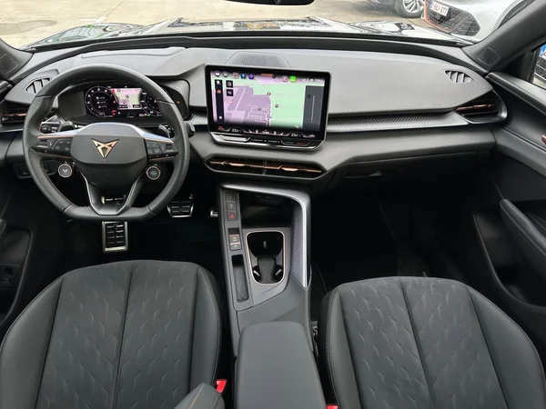CUPRA Terramar (2025) — foto 14 van 16