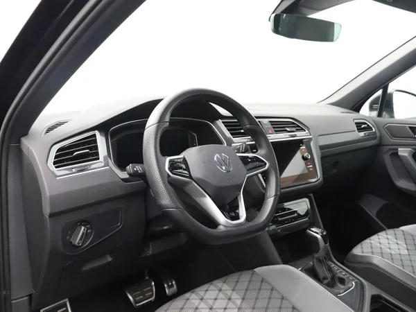 VOLKSWAGEN Tiguan (2021) — foto 19 van 21