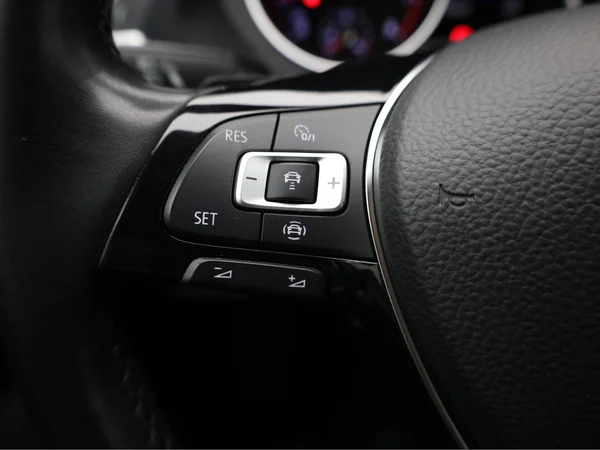 VOLKSWAGEN Tiguan (2019) — foto 8 van 21