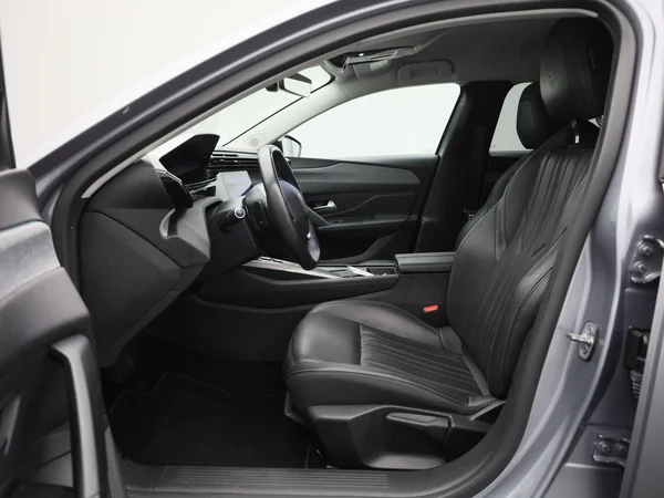 Peugeot 308 (2022) — foto 3 van 40