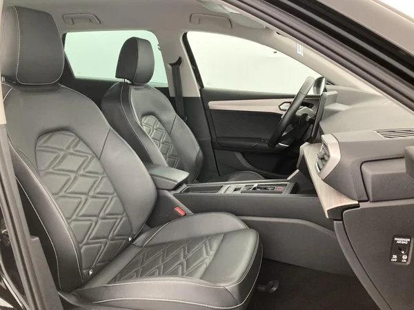 SEAT Leon ST (2021) — foto 13 van 36