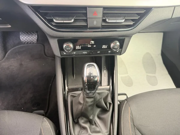 SKODA Kamiq (2022) — foto 3 van 21
