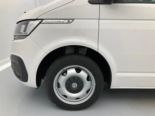 VOLKSWAGEN Multivan T6.1 (2022) — foto 5 van 26