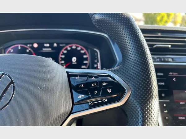 Volkswagen Tiguan Allspace (2022) — foto 17 van 33