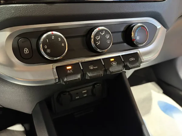 Kia Rio (2015) — foto 2 van 19