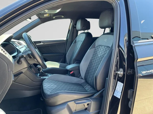 VOLKSWAGEN Tiguan (2022) — foto 18 van 22
