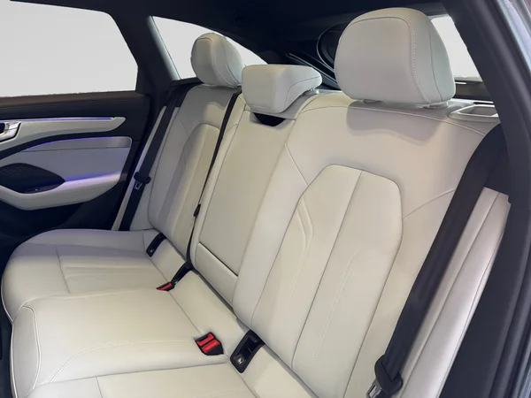 AUDI A6 Avant (2025) — foto 22 van 24