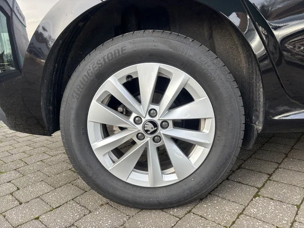 SKODA Kamiq (2025) — foto 14 van 18