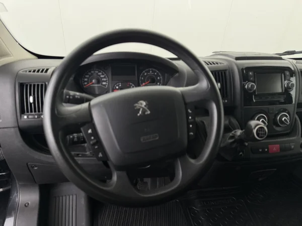 PEUGEOT Boxer (2021) — foto 13 van 23