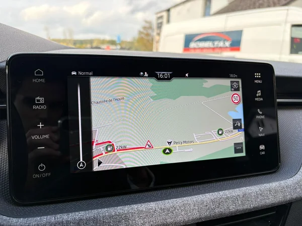 SKODA Kamiq (2025) — foto 7 van 19