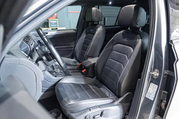 Volkswagen Tiguan (2020) — foto 5 van 43
