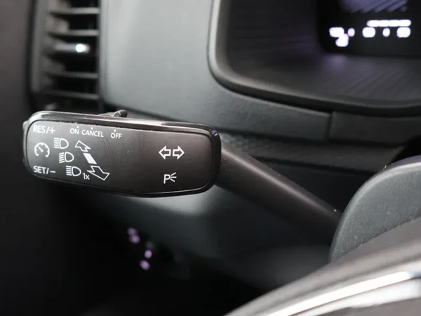 Škoda Karoq (2023) — foto 6 van 29