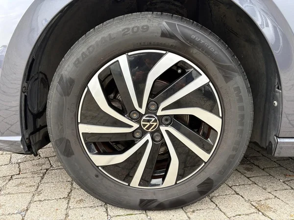 VOLKSWAGEN Polo (2022) — foto 14 van 21