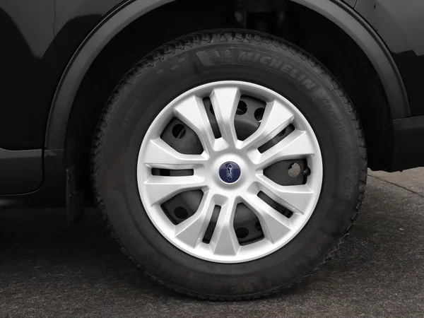 FORD Kuga (2024) — foto 7 van 28