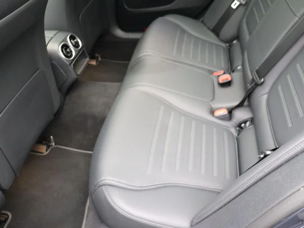 Mercedes-Benz C-Klasse (2025) — foto 11 van 30