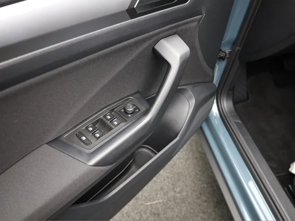 VOLKSWAGEN T-Roc (2023) — foto 5 van 19
