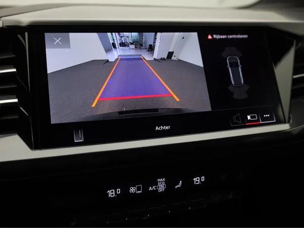 AUDI Q4 e-tron (2025) — foto 15 van 22