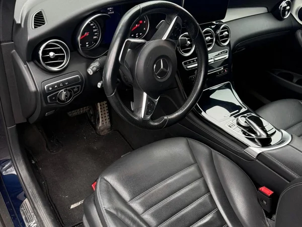 Mercedes-Benz GLC (2016) — foto 15 van 15