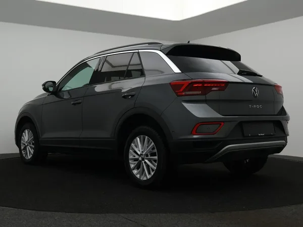 Volkswagen T-Roc (2022) — foto 28 van 28