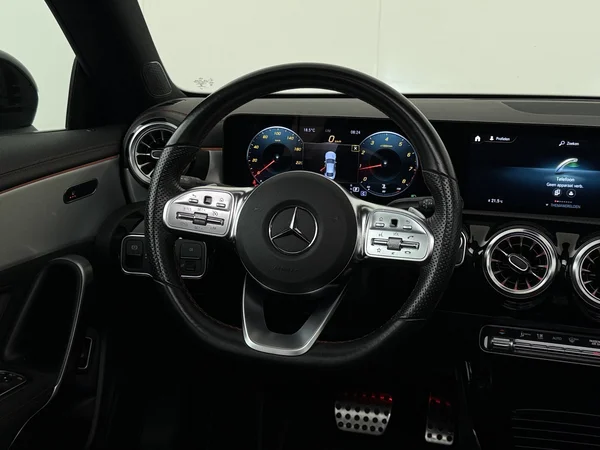 MERCEDES CLA 180 (2022) — foto 14 van 30