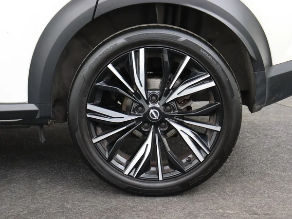 NISSAN Juke (2024) — foto 7 van 27
