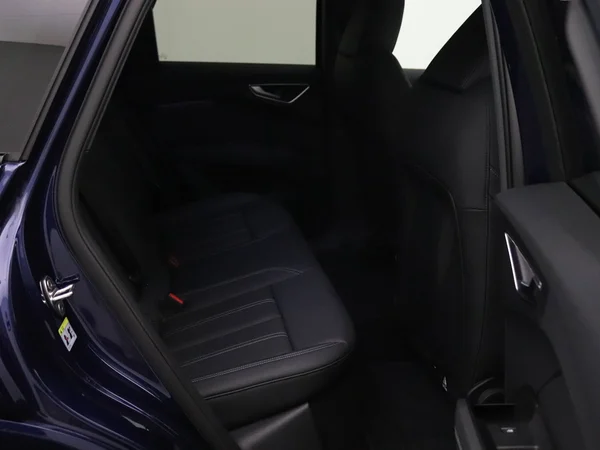 AUDI Q4 Sportback e-tron (2025) — foto 4 van 26